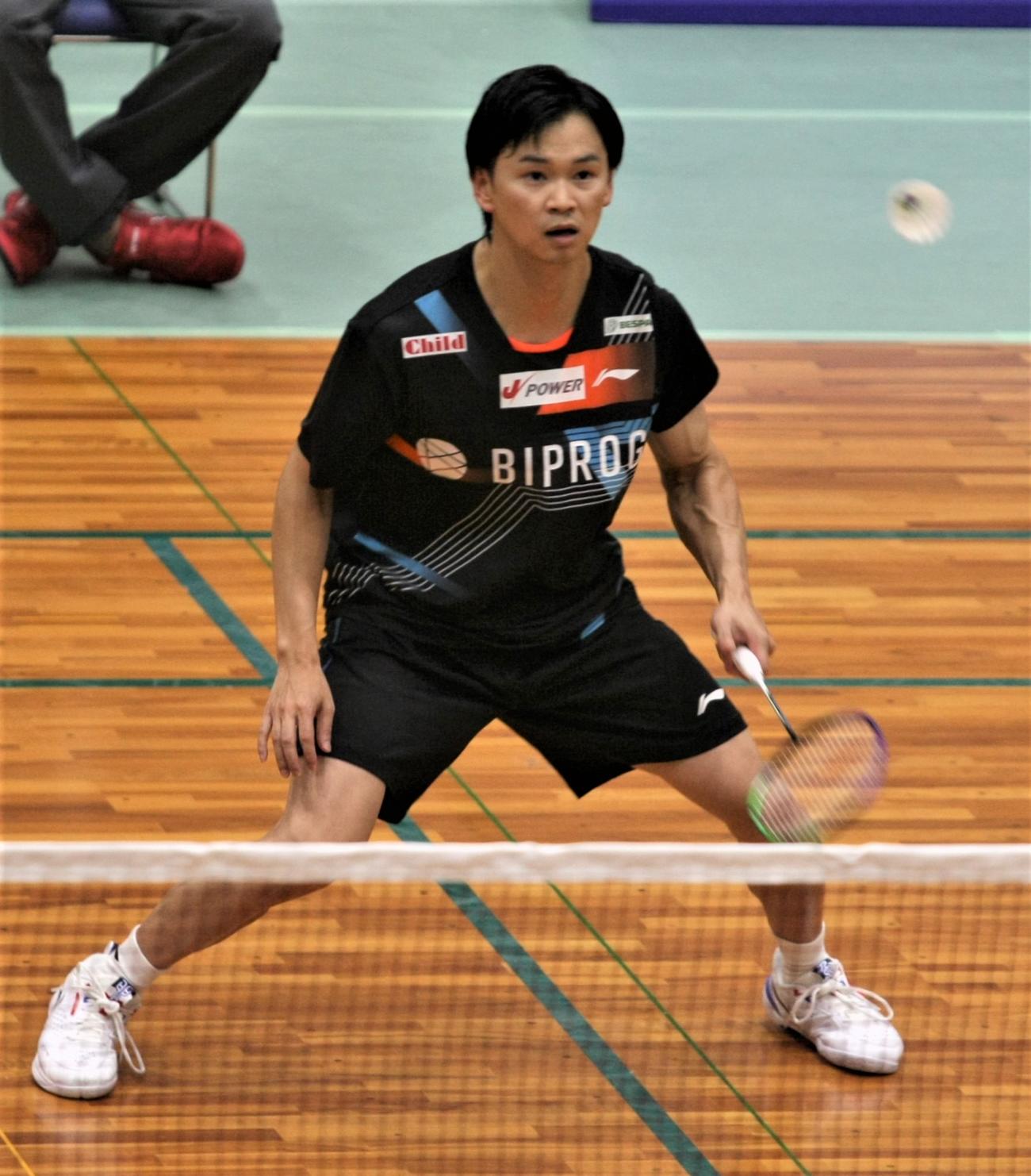 混合ダブルス　プレーする渡辺（撮影・藤塚大輔）