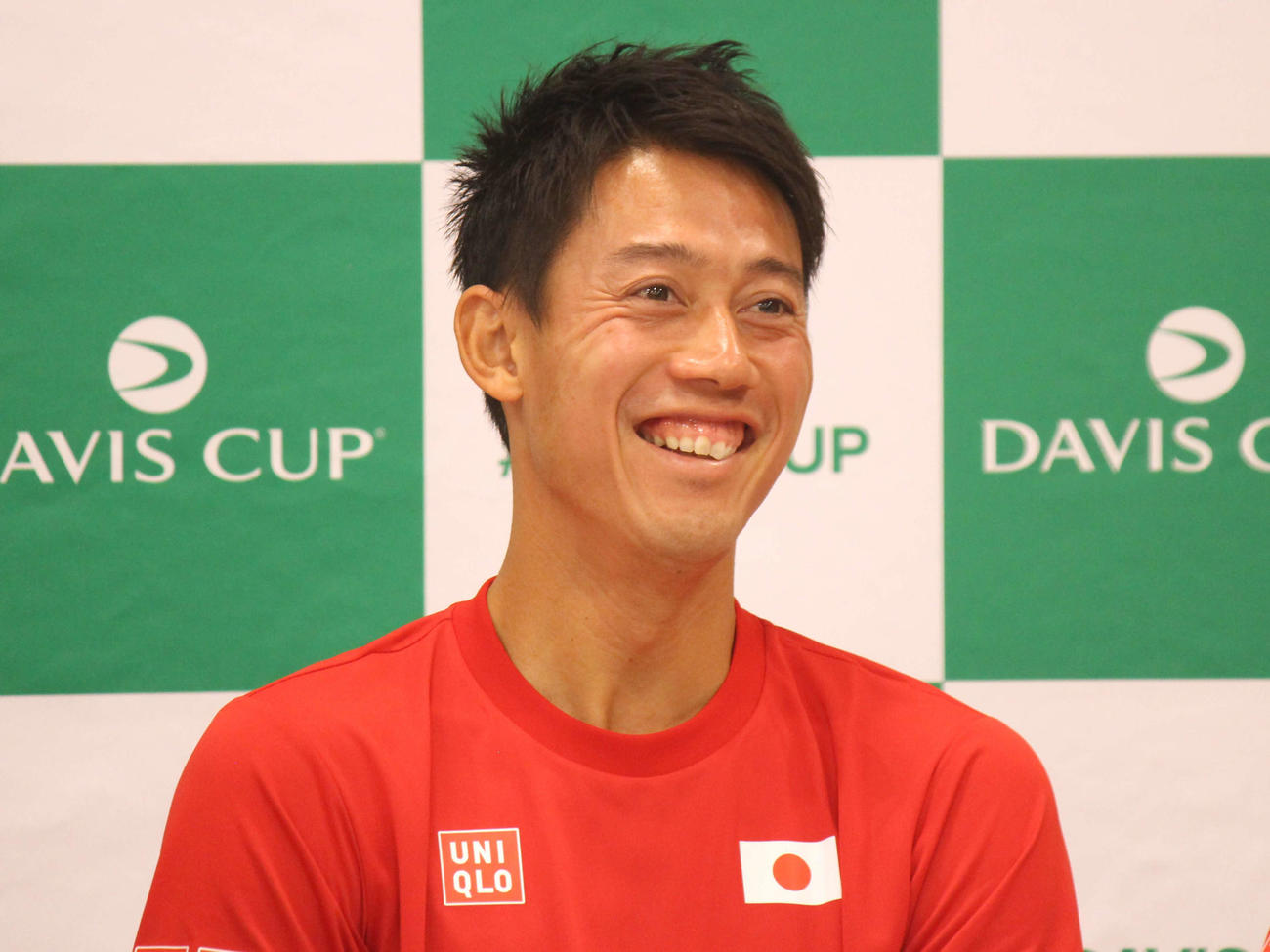 会見で笑顔を見せる錦織圭（撮影・勝部晃多）