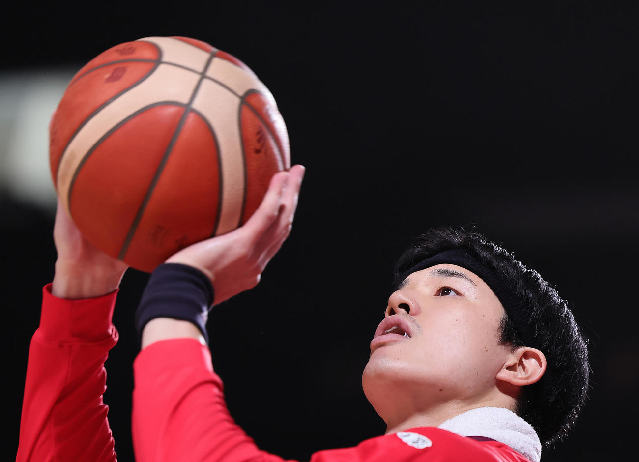 試合前練習に臨む千葉J渡辺（撮影・足立雅史）