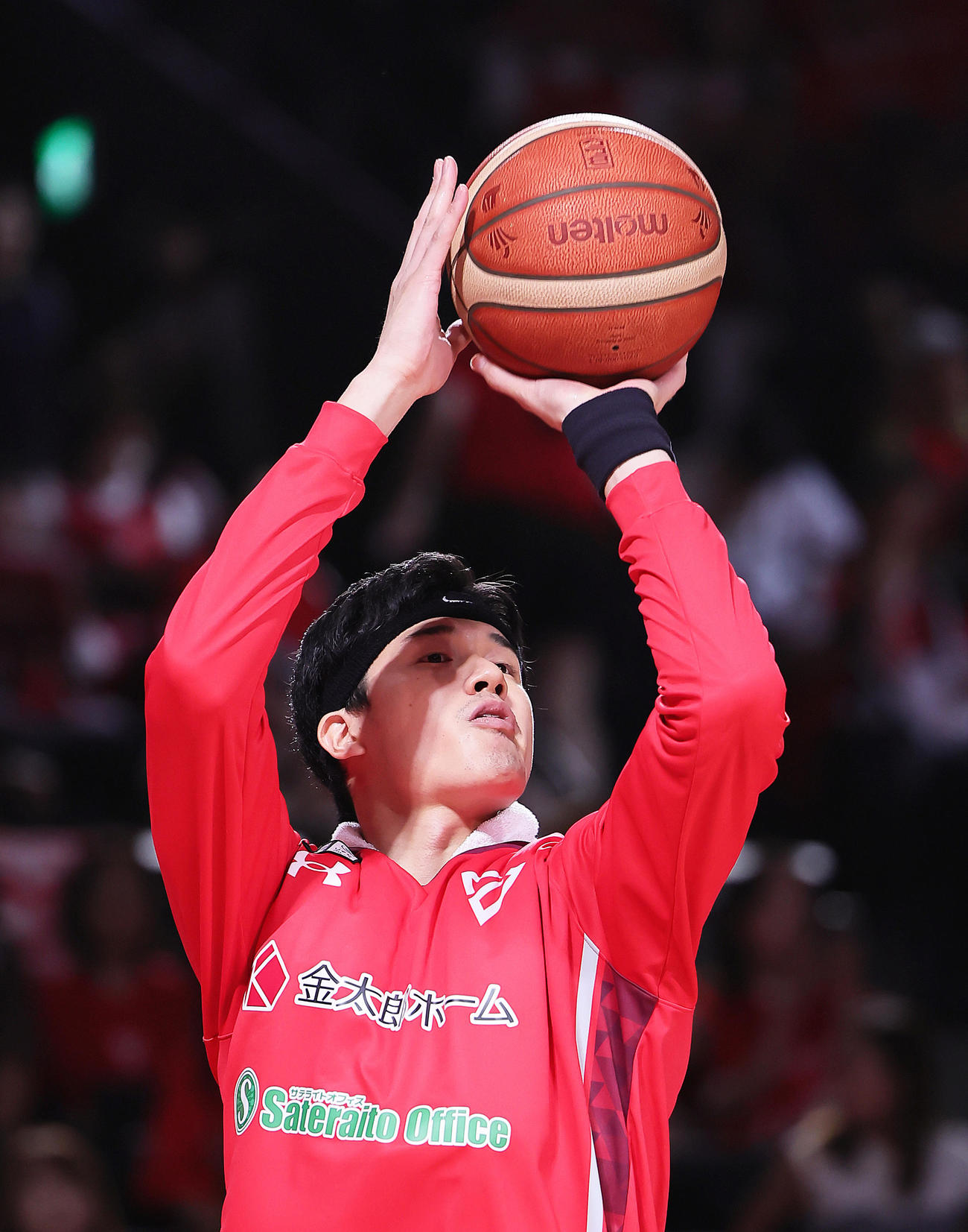 試合前練習に臨む千葉J渡辺（撮影・足立雅史）