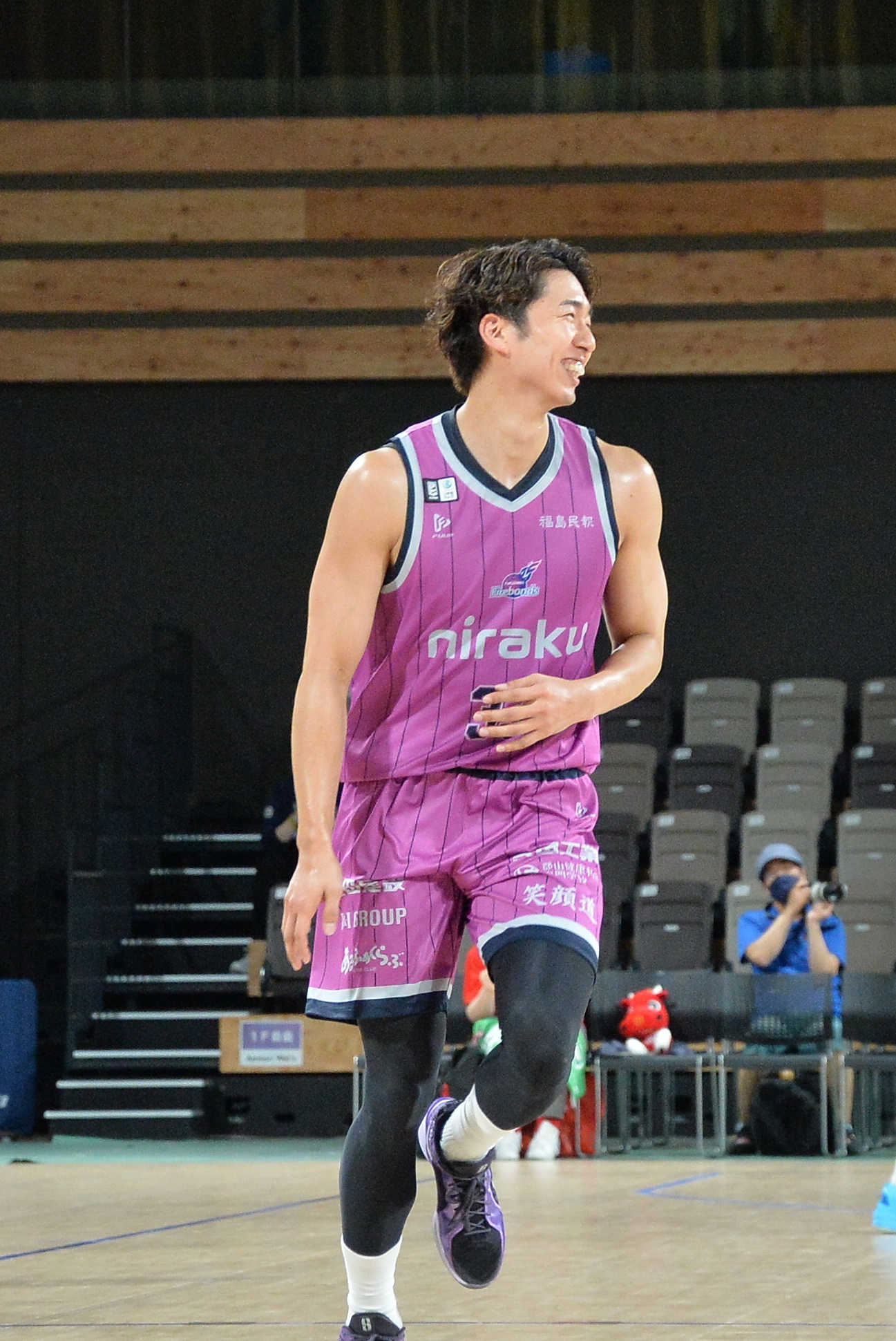 仙台対山形　チーム最多27得点を決め、笑顔を見せるB2福島・林（撮影・浜本神威）
