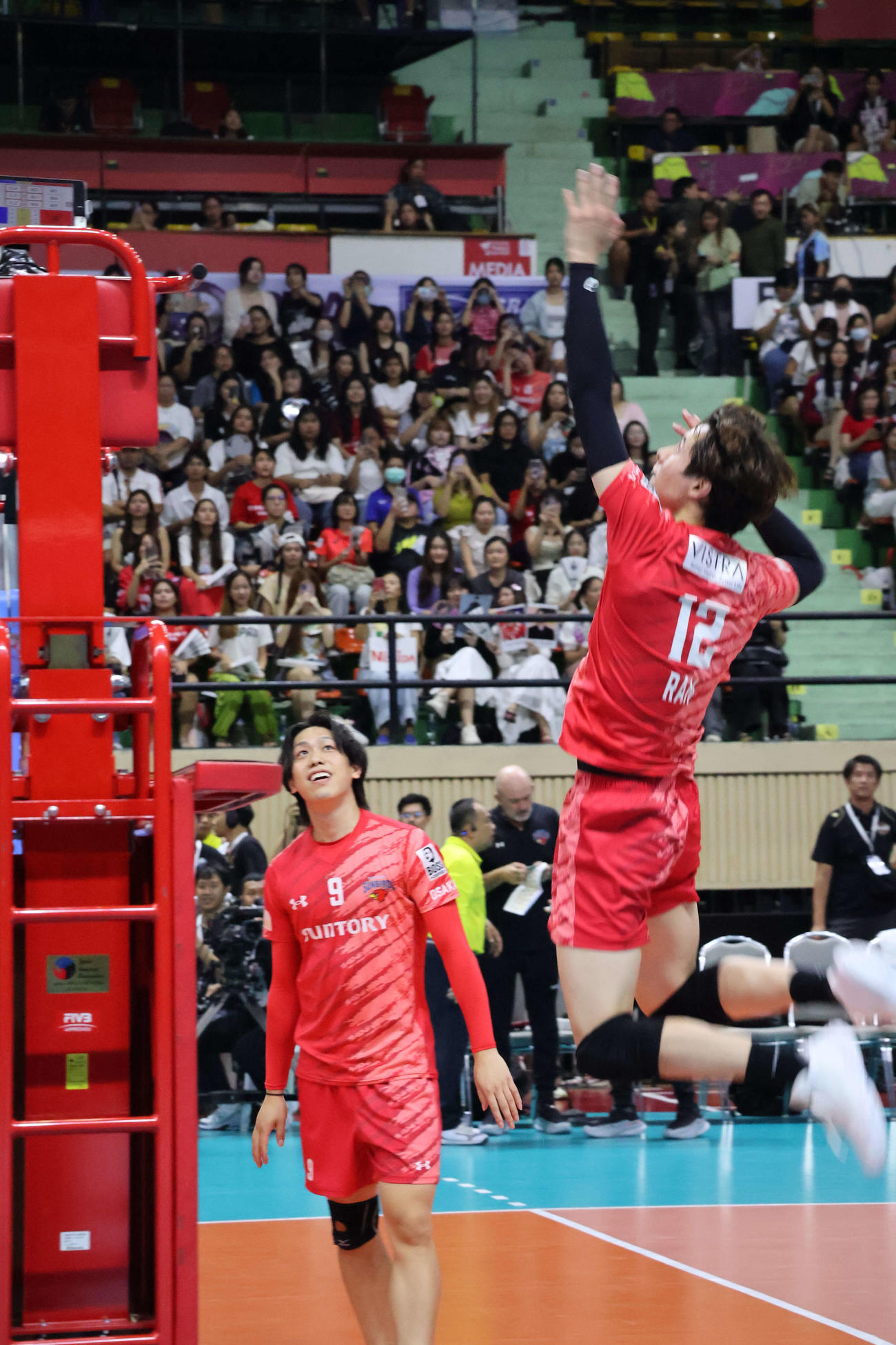 スパイク練習をする高橋藍（撮影・奥谷爽）