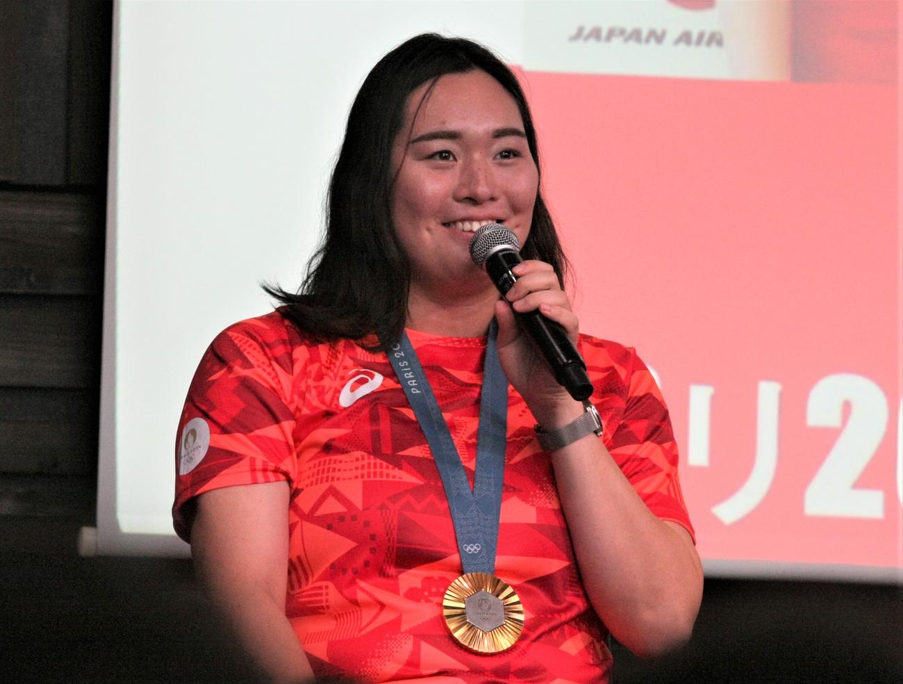JALアスリート社員パリ五輪報告会に出席した陸上女子やり投げの北口（撮影・藤塚大輔）