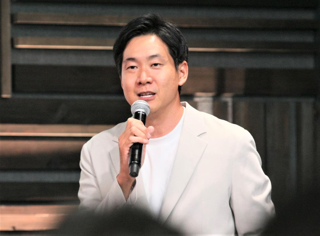 JALアスリート社員パリ五輪報告会で司会を務めたTBS石井大裕アナウンサー（撮影・藤塚大輔）