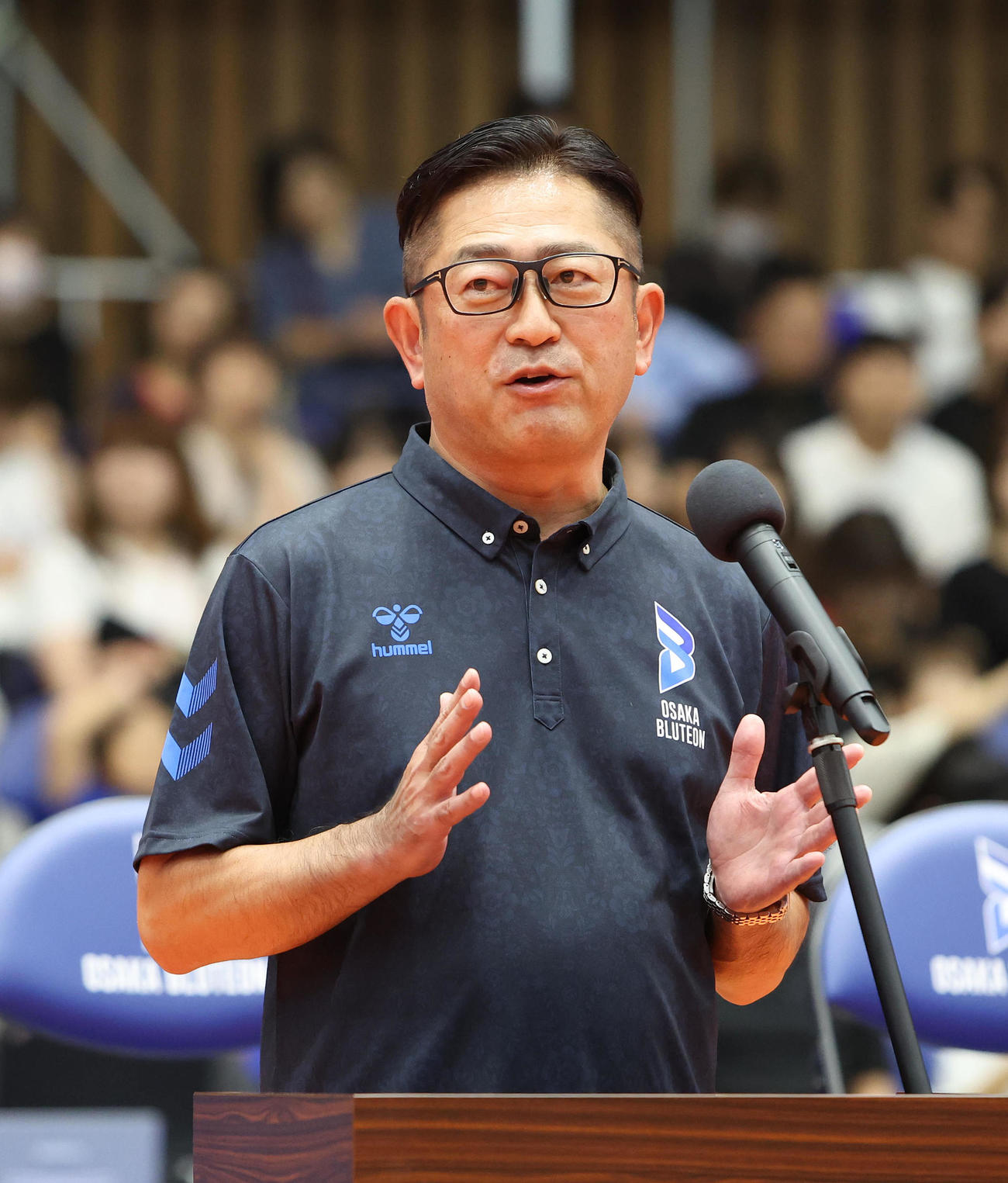 大阪ブルテオン新体制発表会であいさつする久保田代表（撮影・白石智彦）