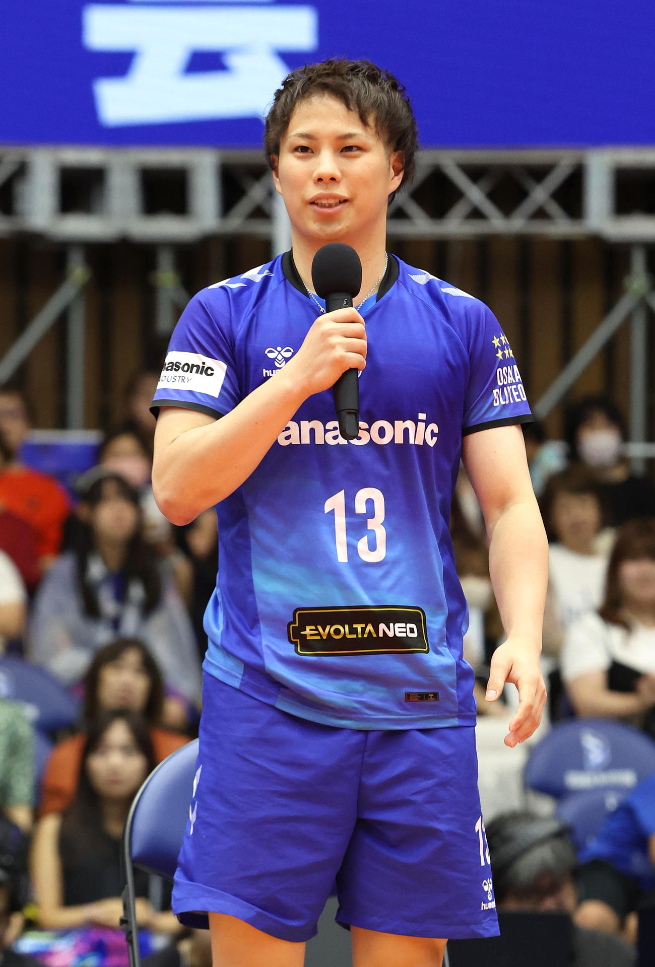 大阪ブルテオン新体制発表会でファンにあいさつする山本（撮影・白石智彦）