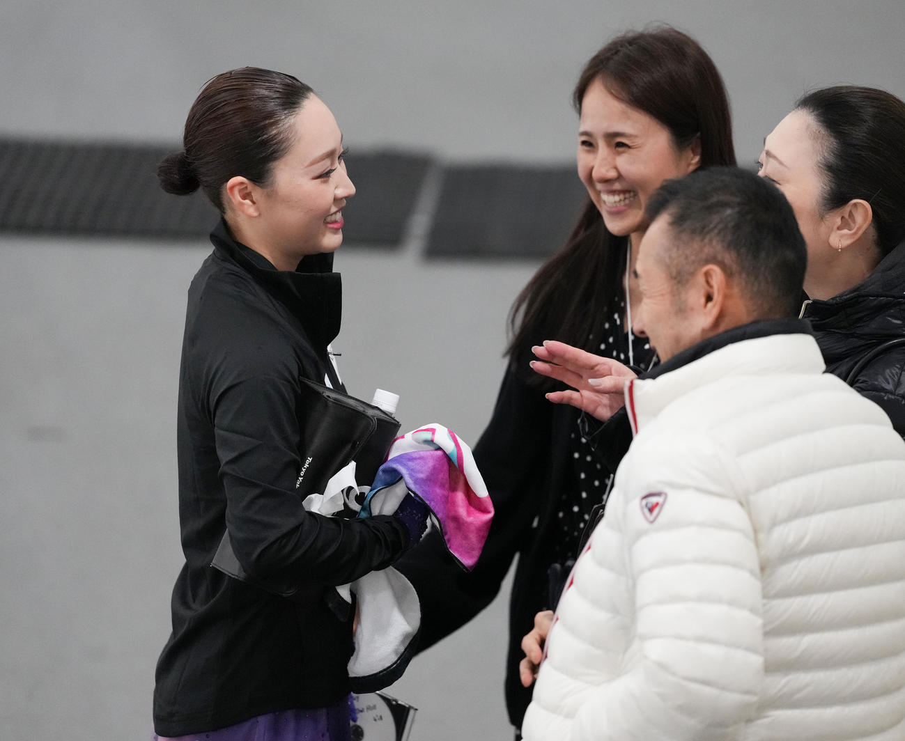 女子フリー　優勝し、笑顔の樋口（左）（撮影・鈴木みどり）