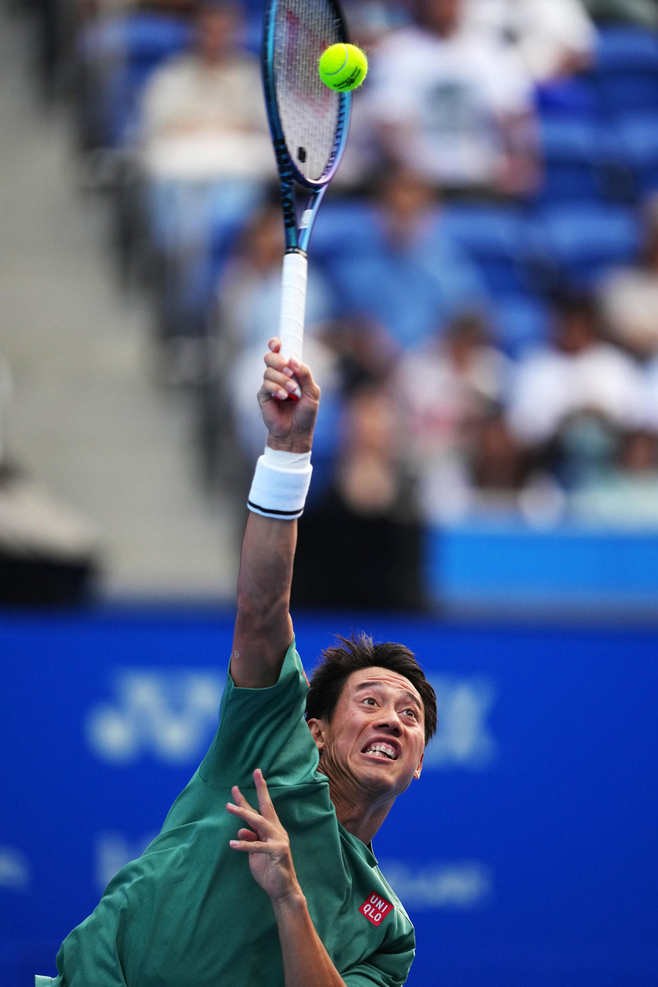 公開練習で軽快な動きを見せる錦織（撮影・横山健太）