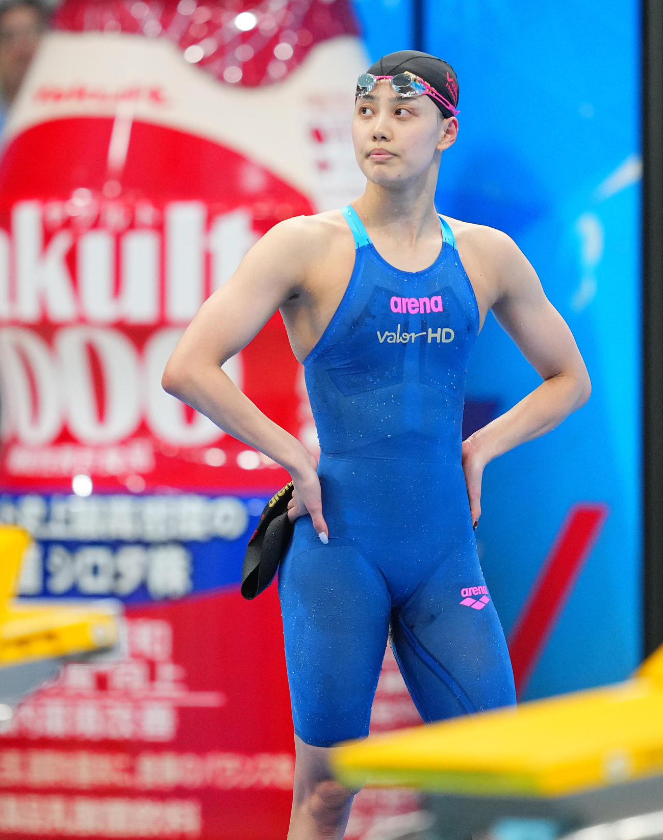 女子200メートル平泳ぎ決勝のレースを終え悔しげな表情を見せる今井（撮影・垰建太）