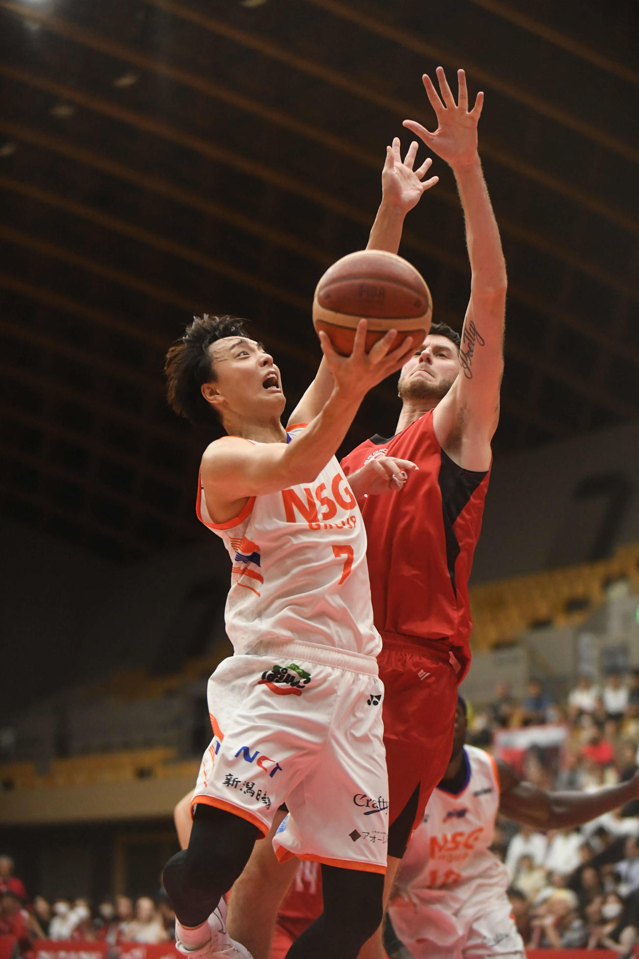 第2Q、新潟・五十嵐がレイアップを決める