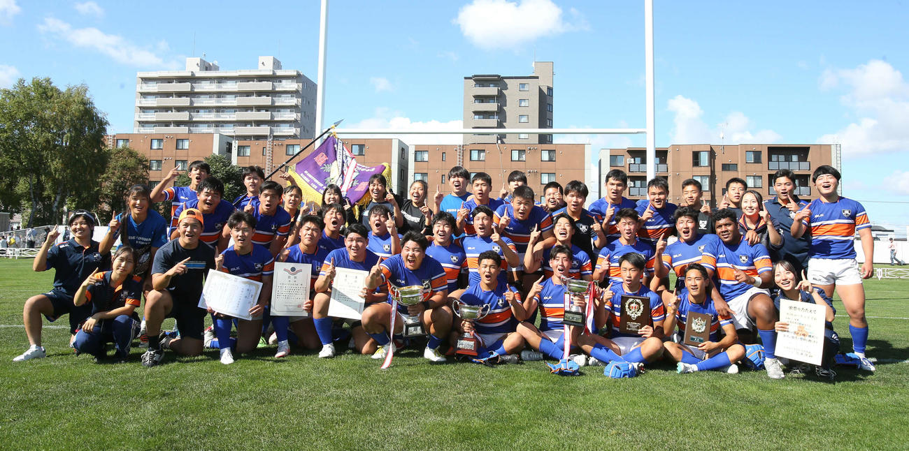 札幌山の手対函館ラ・サール　試合後、札幌山の手フィフティーンは花園ベスト8を誓う（撮影・中島洋尚）