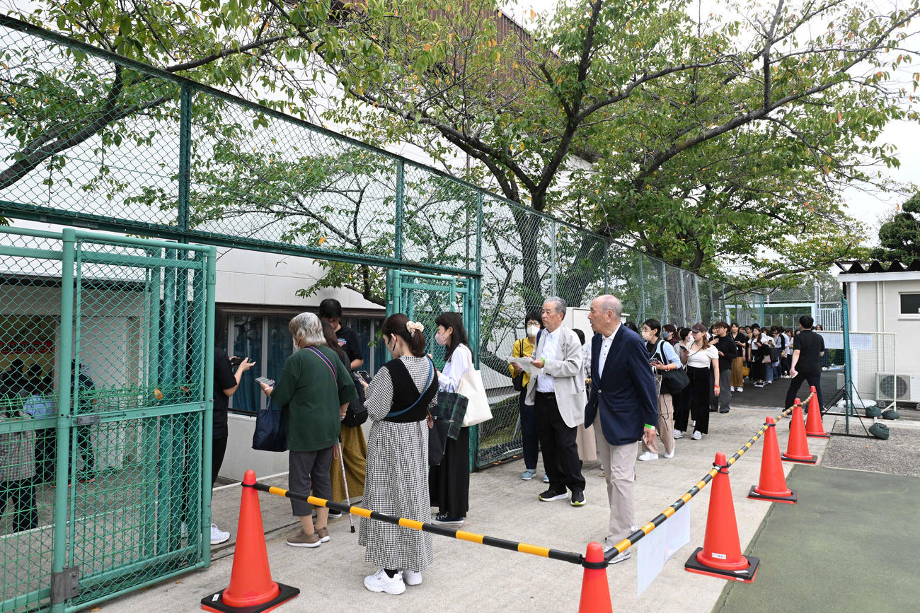 サントリーサンバーズ大阪対広島サンダーズ　試合会場には多くのファンが詰めかけた（撮影・前岡正明）