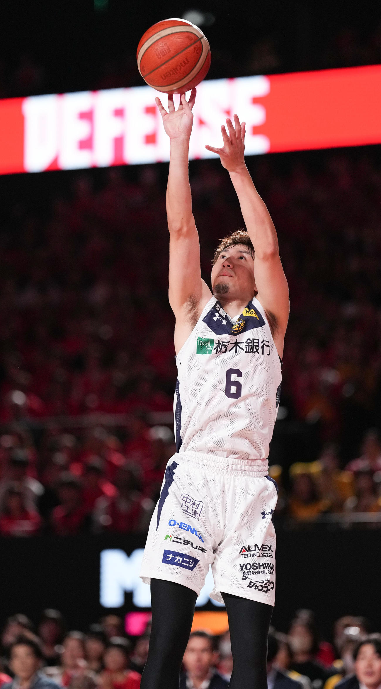 千葉J対宇都宮　第2Q、3点シュートを決める宇都宮比江島（撮影・鈴木みどり）
