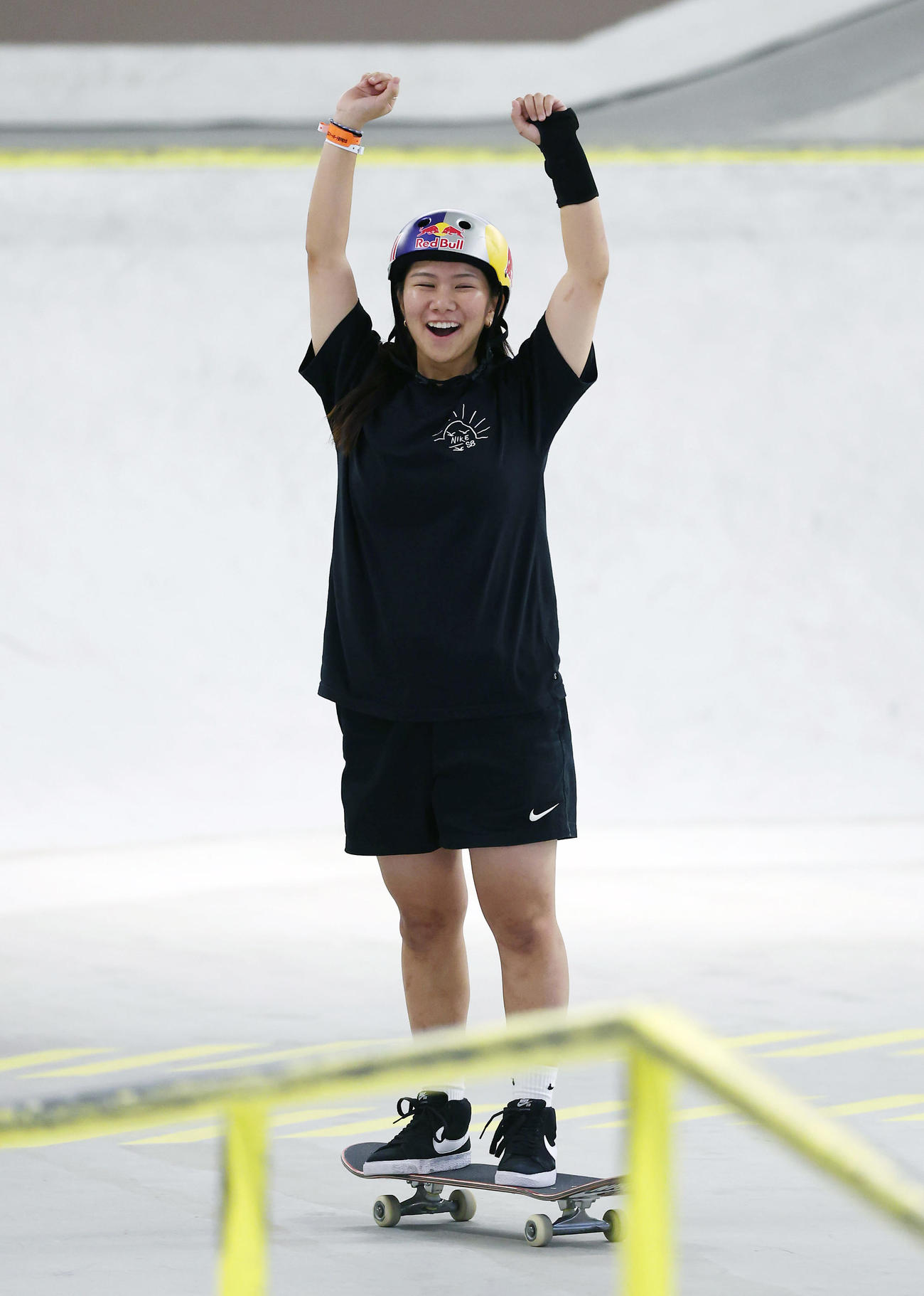決勝でトリックを決め、笑顔でガッツポーズする織田夢海（撮影・前田充）