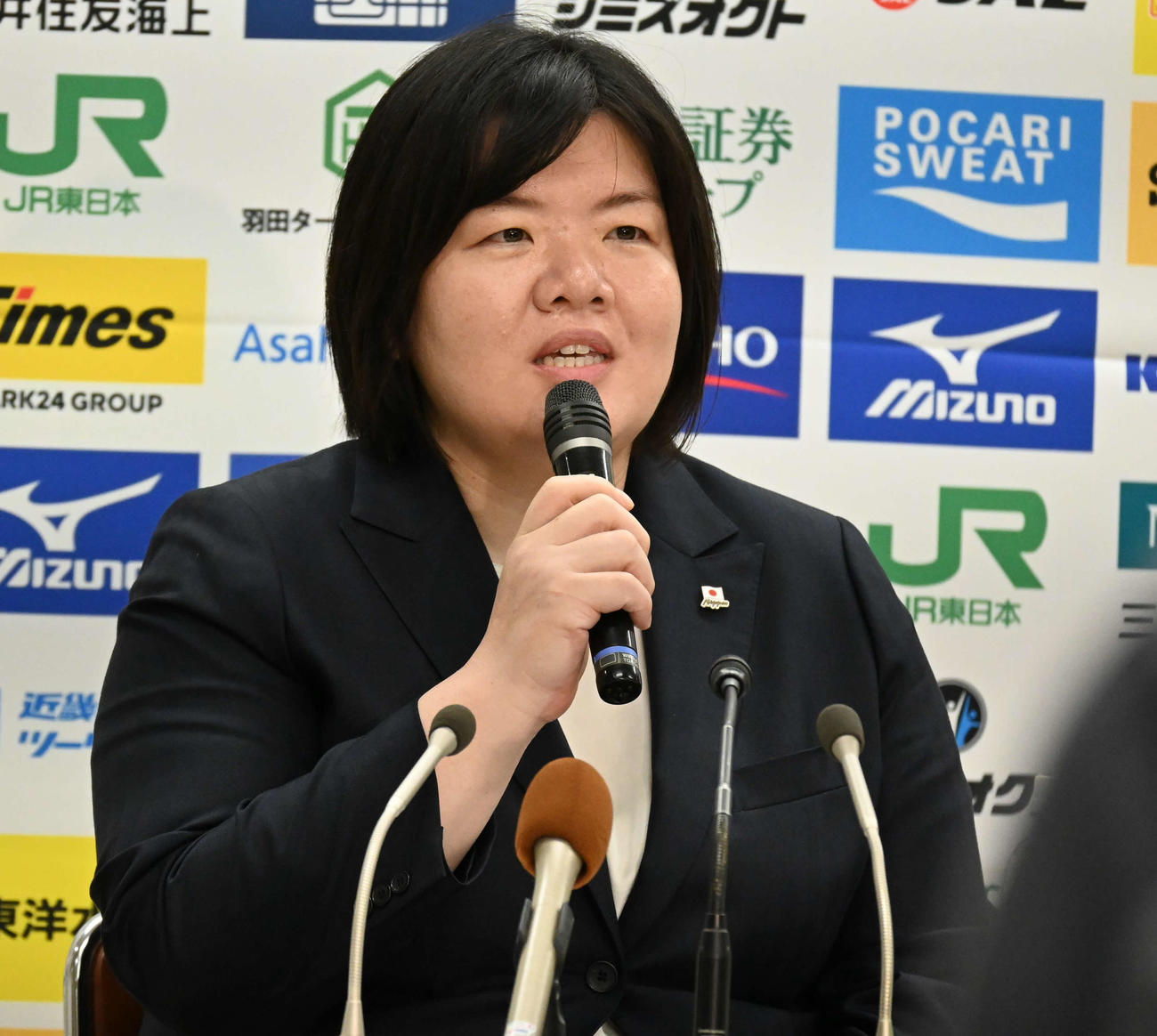 ロサンゼルス五輪への思いを語る柔道女子日本代表の塚田新監督＝2024年10月9日（撮影・飯岡大暉）