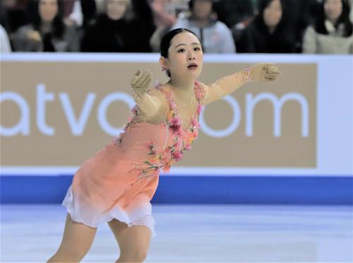 フィギュアスケートGPシリーズ第1戦スケートアメリカ　女子フリーで演技を披露する青木（撮影・藤塚大輔）