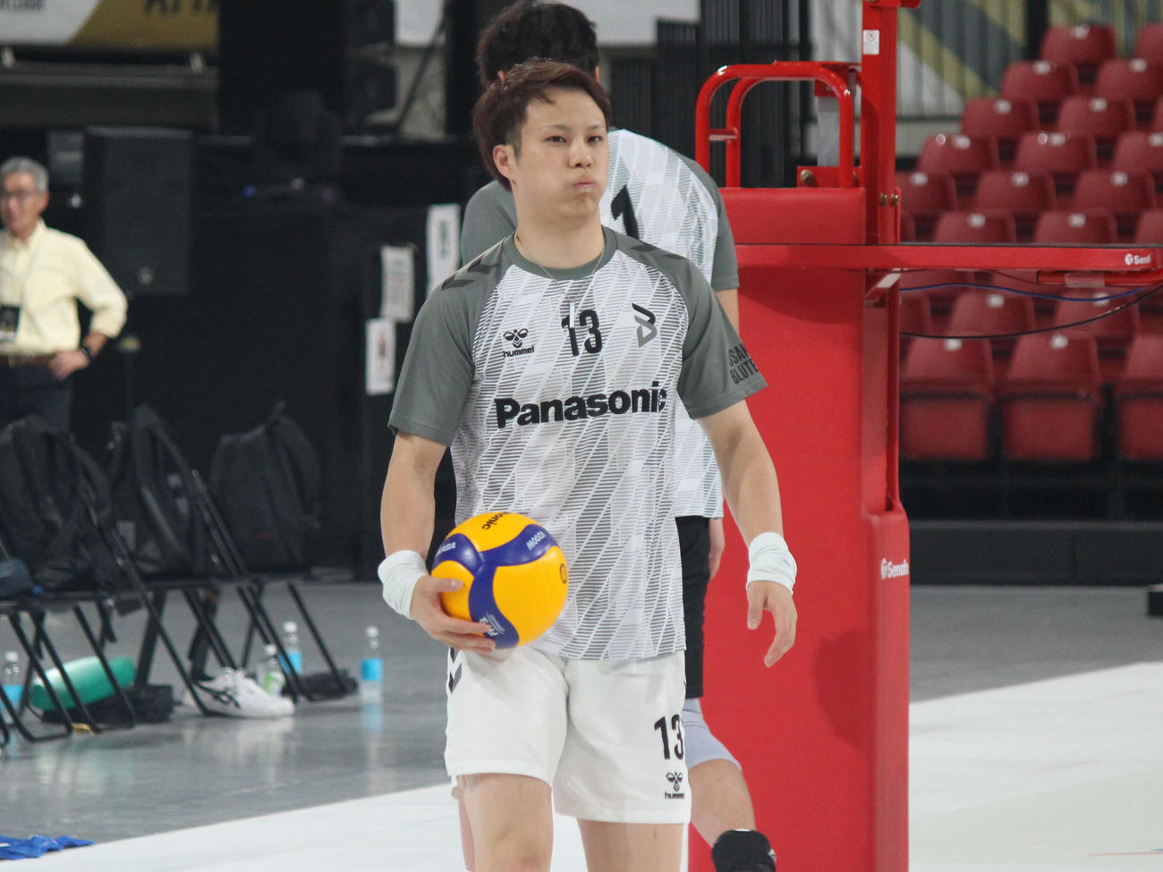 練習に参加する大阪Bの山本智大（撮影・勝部晃多）