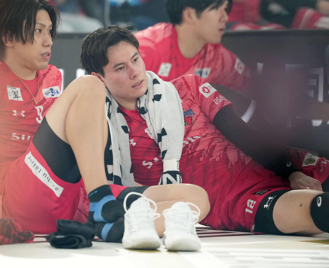 サントリー対大阪B　大阪Bにストレート負けを喫したサントリー高橋藍（撮影・たえ見朱実）