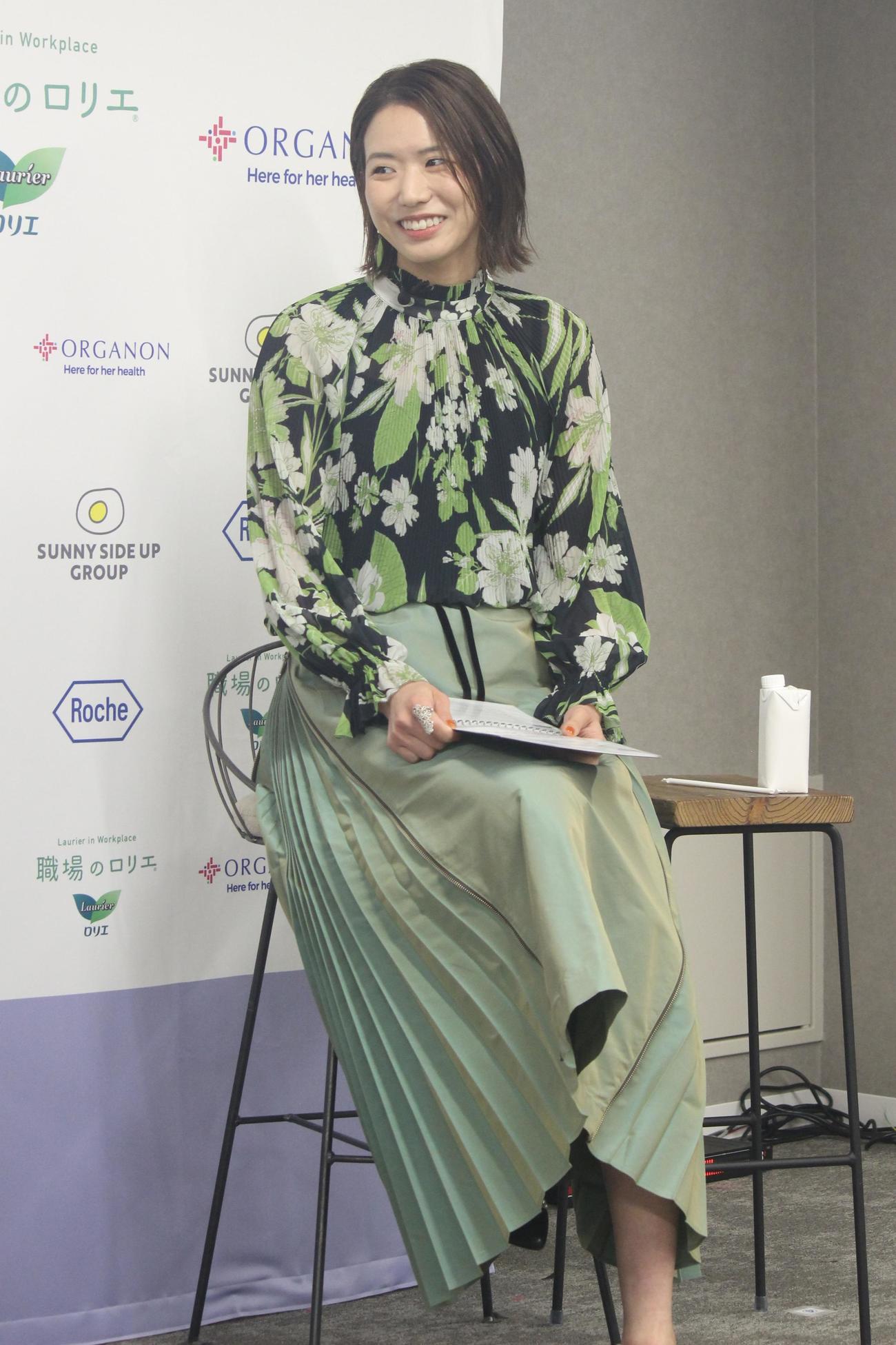 イベントで笑顔を見せる古賀紗理那さん（撮影・勝部晃多）