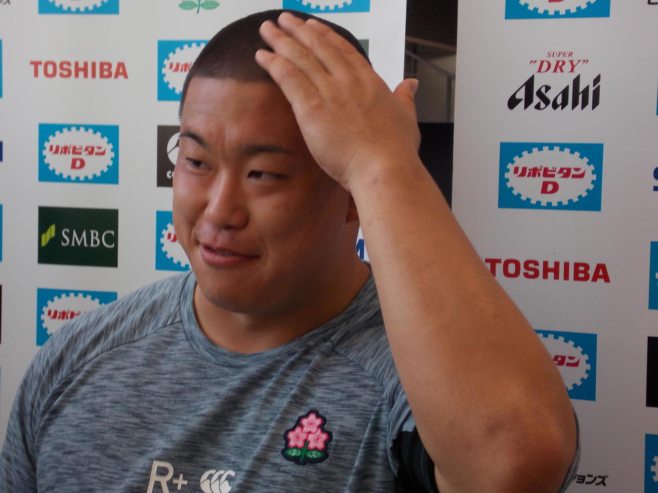 浦安との合同練習を終えて思いを語る日本代表の竹内柊平（撮影・松本航）