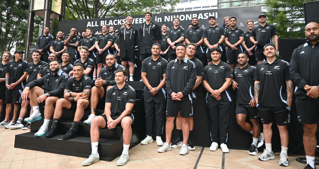 ウエルカムイベントに出席したラグビーニュージーランド代表「オールブラックス」の41選手（撮影・飯岡大暉）
