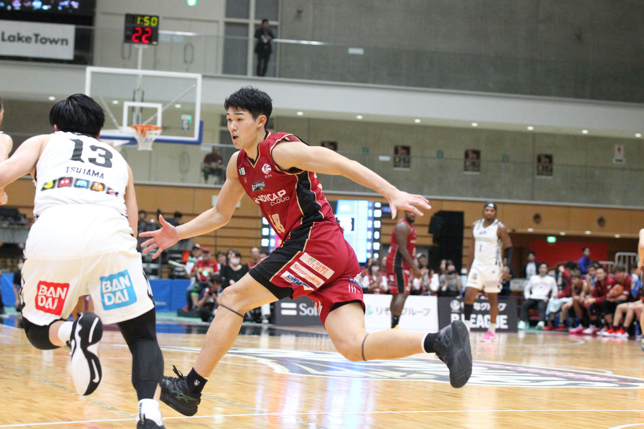越谷対島根　攻守にわたり献身的なプレーでチームのB1初勝利に貢献した越谷星川（撮影・沢田啓太郎）