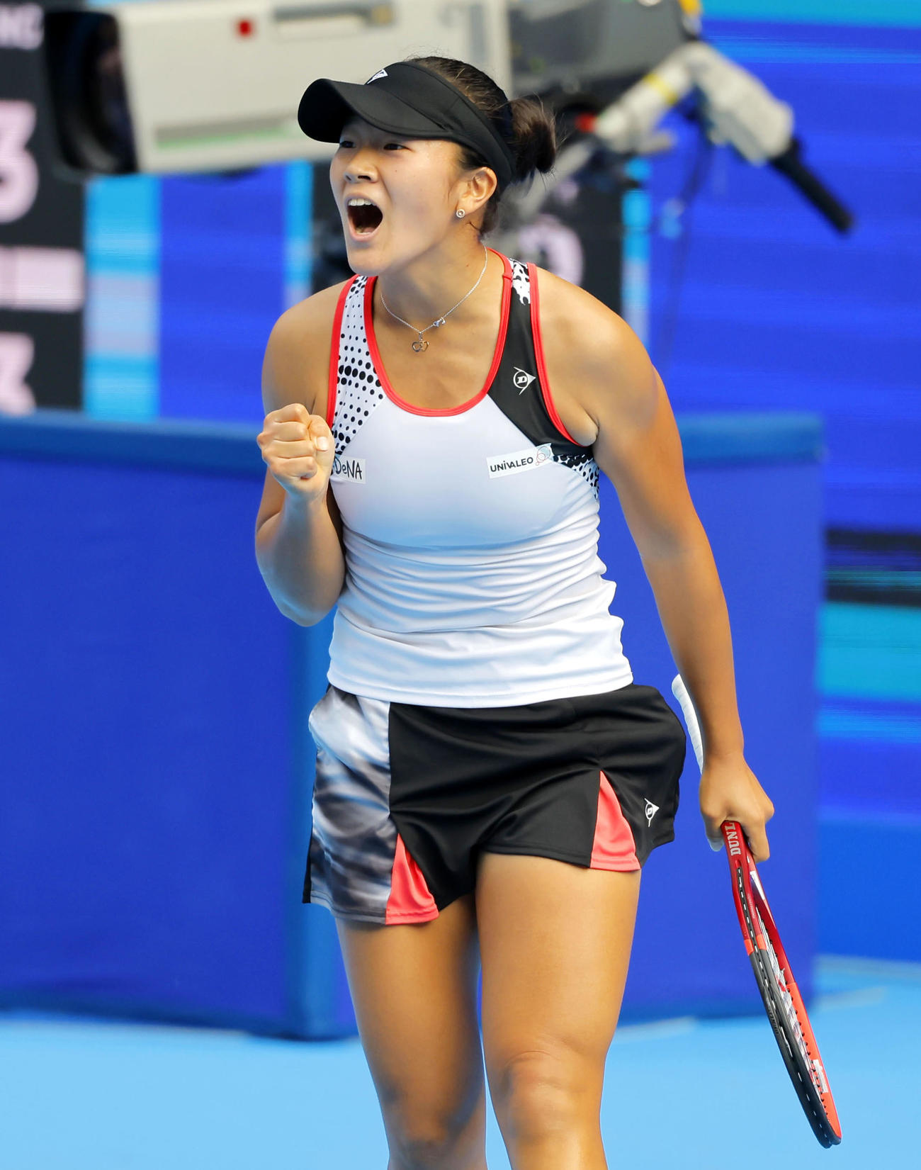 シングルス1回戦で勝利した石井さやか（共同）