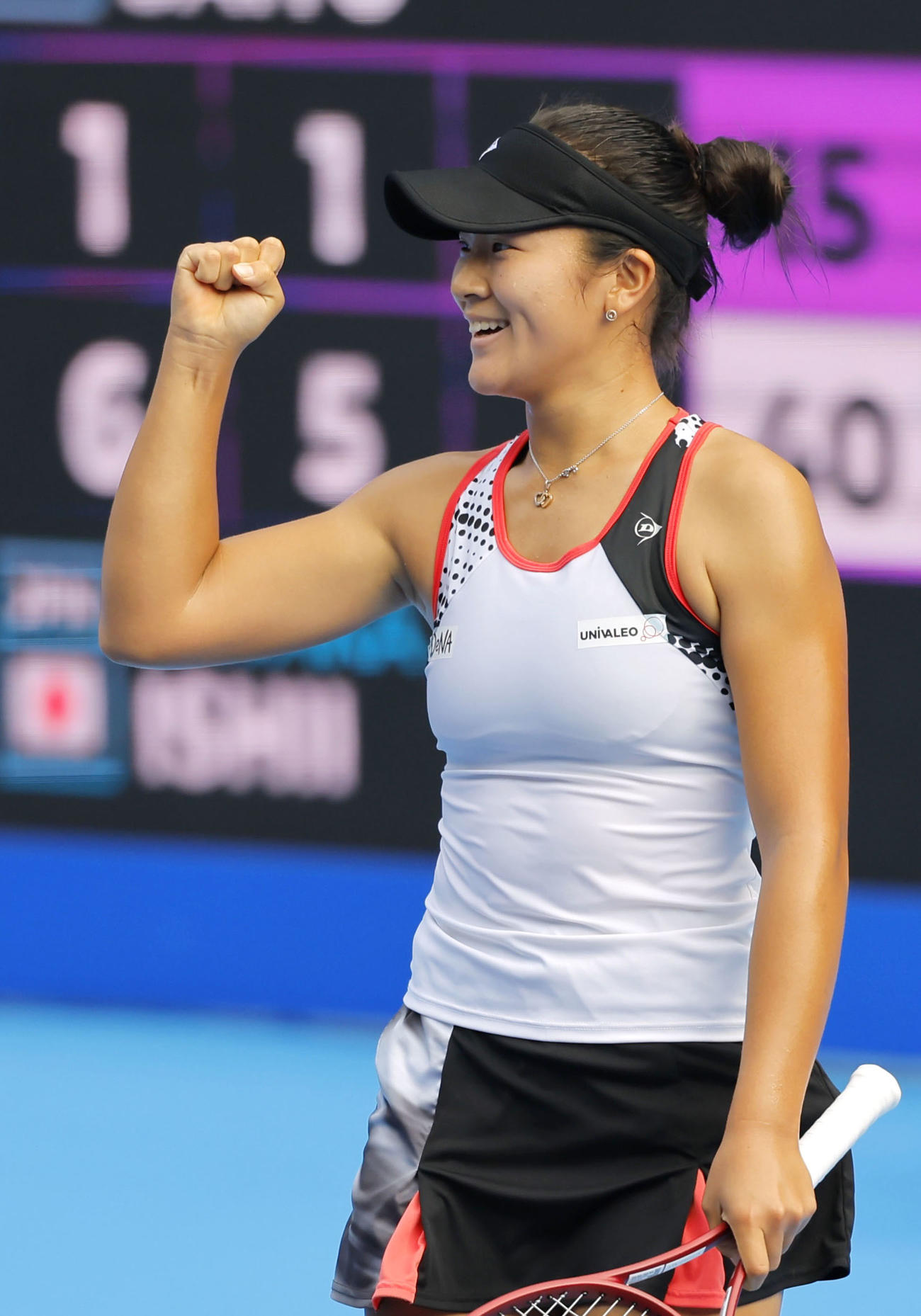シングルス1回戦で勝利した石井さやか（共同）