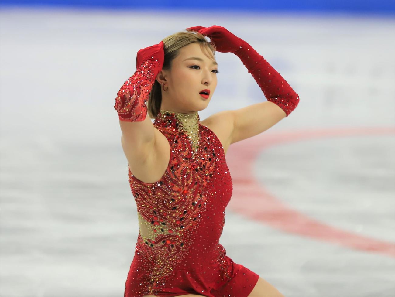 フィギュアスケートGPシリーズ　スケートカナダ女子SPの6分間練習に臨む坂本（撮影・藤塚大輔）