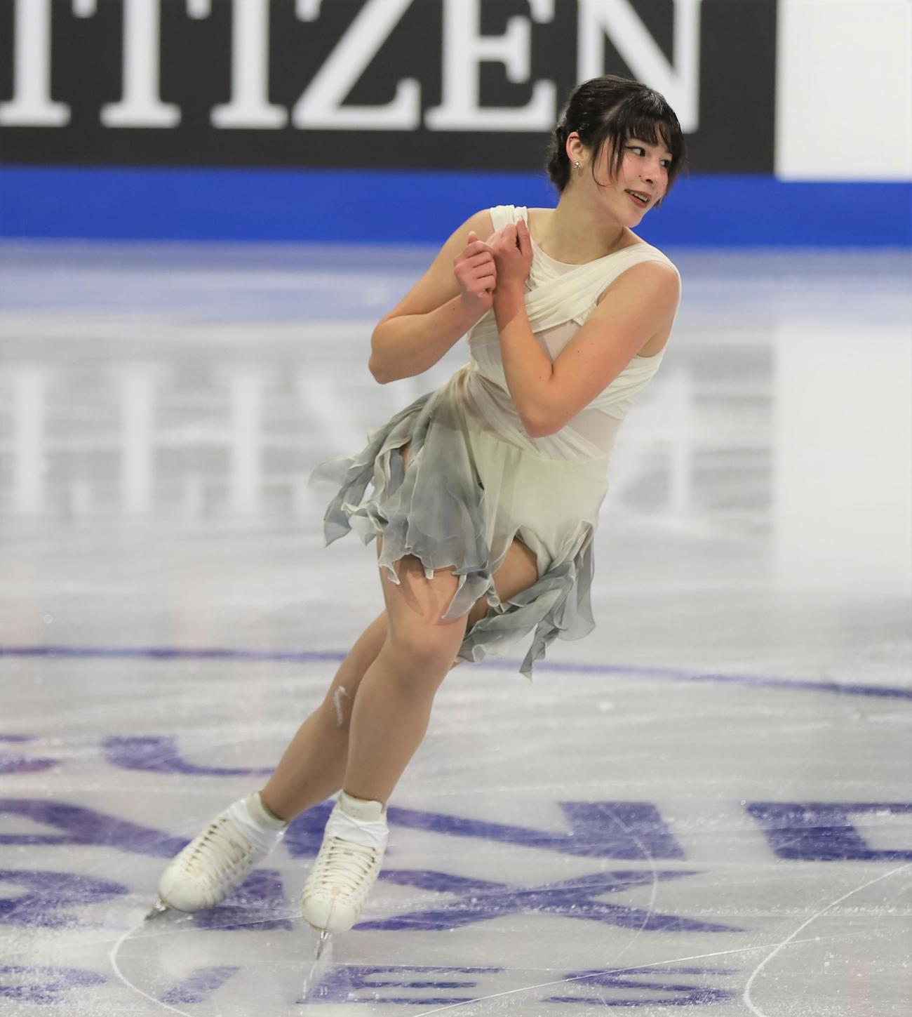 フィギュアスケートGPシリーズ　スケートカナダ女子SPで演技を披露するアリサ・リュウ（撮影・藤塚大輔）