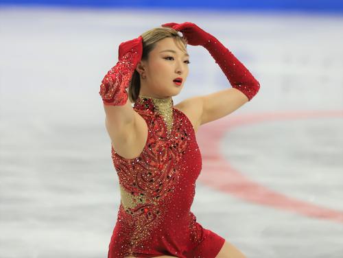 フィギュアスケートGPシリーズ　スケートカナダ女子SPの6分間練習に臨む坂本（撮影・藤塚大輔）