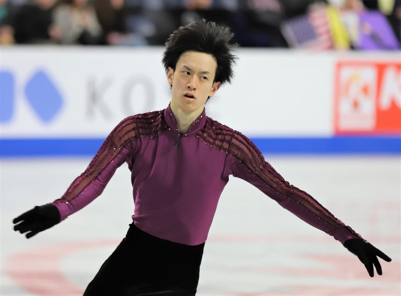 フィギュアスケートGPシリーズスケートカナダ　男子SP当日の公式練習に参加した山本草太（撮影・藤塚大輔）