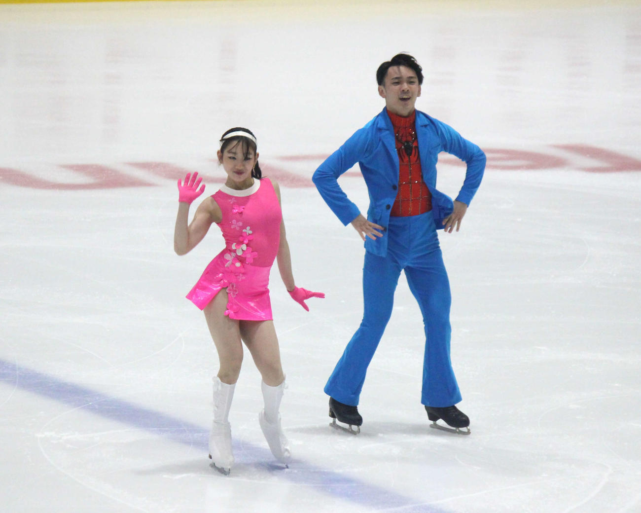 東日本選手権でリズムダンスに臨む岸本、田村組（撮影・勝部晃多）