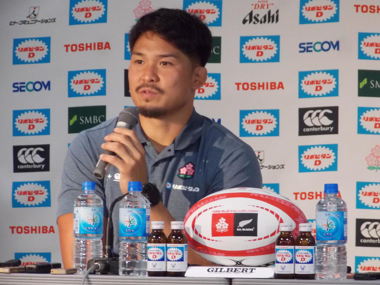 ニュージーランド戦前日練習後に思いを語る日本代表の姫野和樹（撮影・松本航）