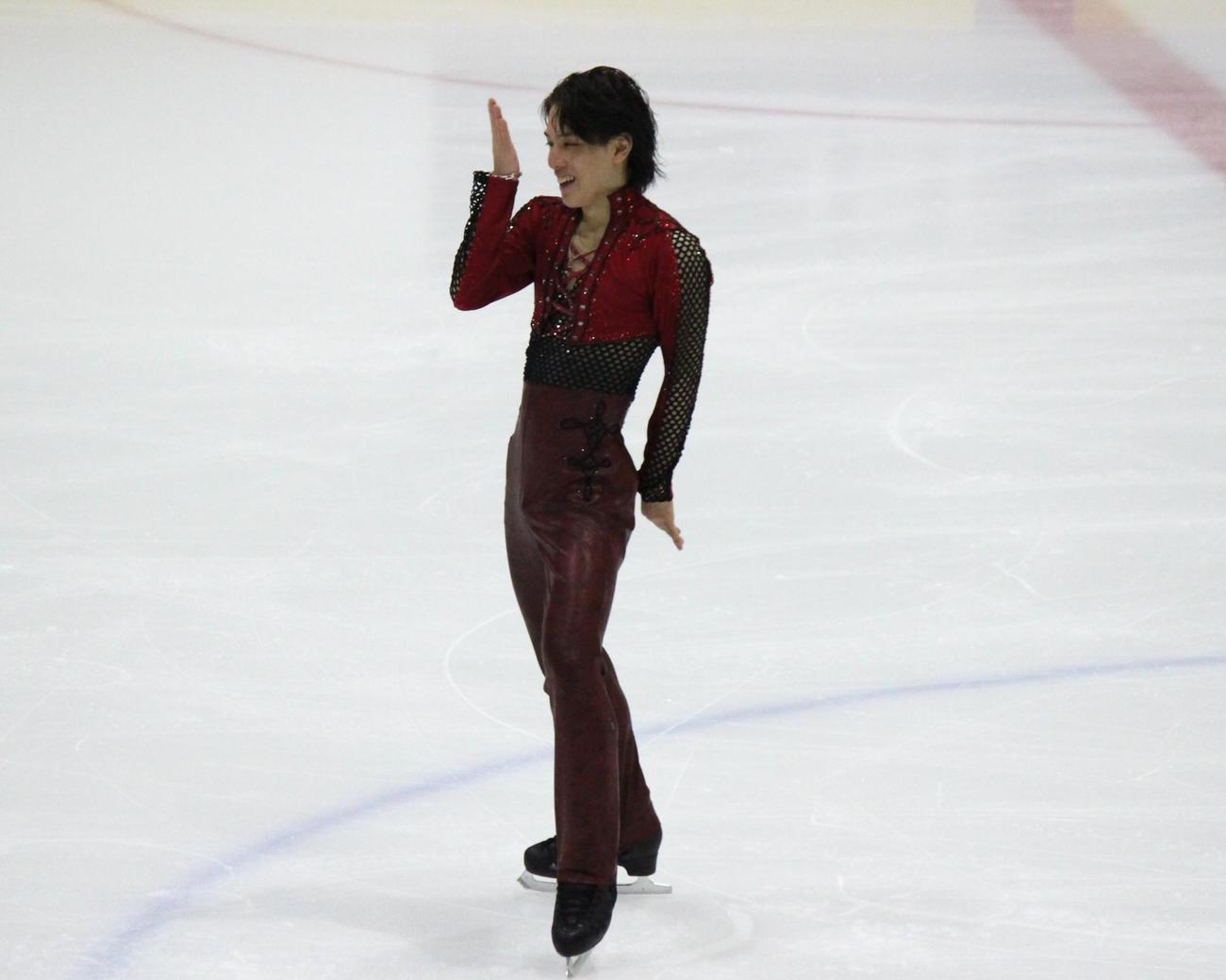 東日本選手権　ショートプログラム後に自らをたたく大島（撮影・勝部晃多）