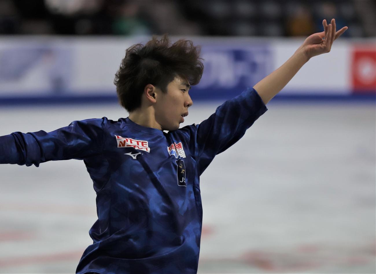 フィギュアスケートGPシリーズ　スケートカナダの公式練習に参加した佐藤（撮影・藤塚大輔）