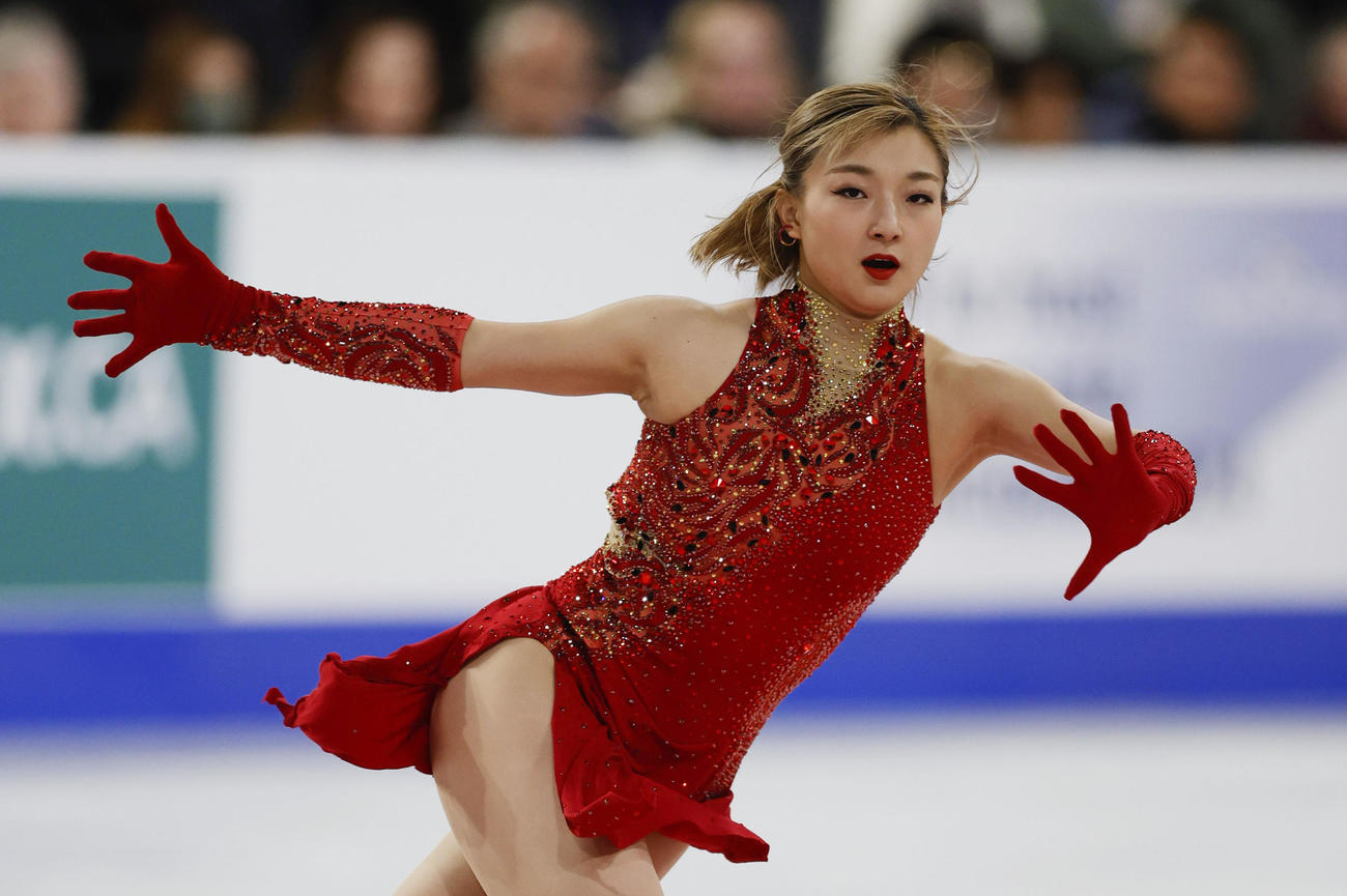 女子SPで首位に立った坂本花織（共同）