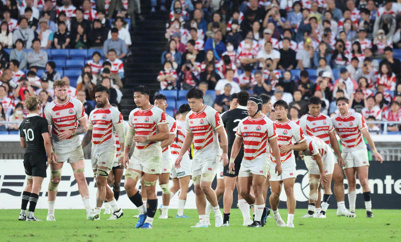 日本代表対ニュージーランド代表　ニュージーランド代表オールブラックスに敗れた日本代表（撮影・中島郁夫）