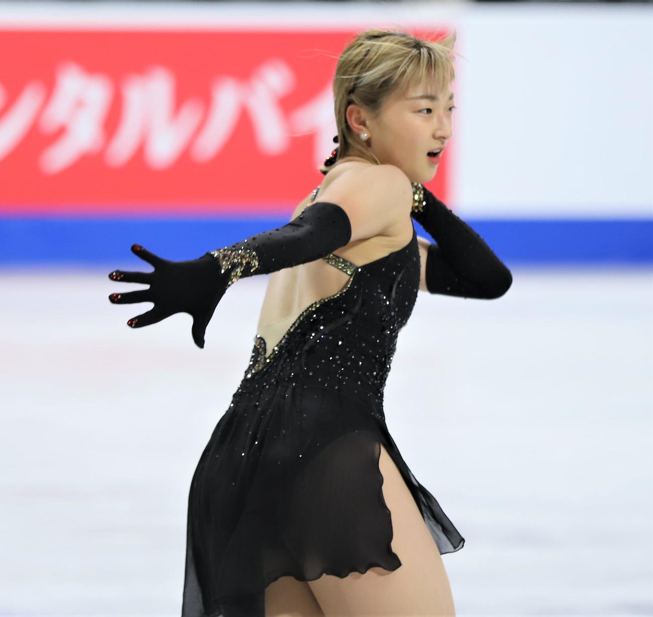 フィギュアスケートGPシリーズスケートカナダ　女子フリー当日の公式練習に参加した坂本花織（撮影・藤塚大輔）