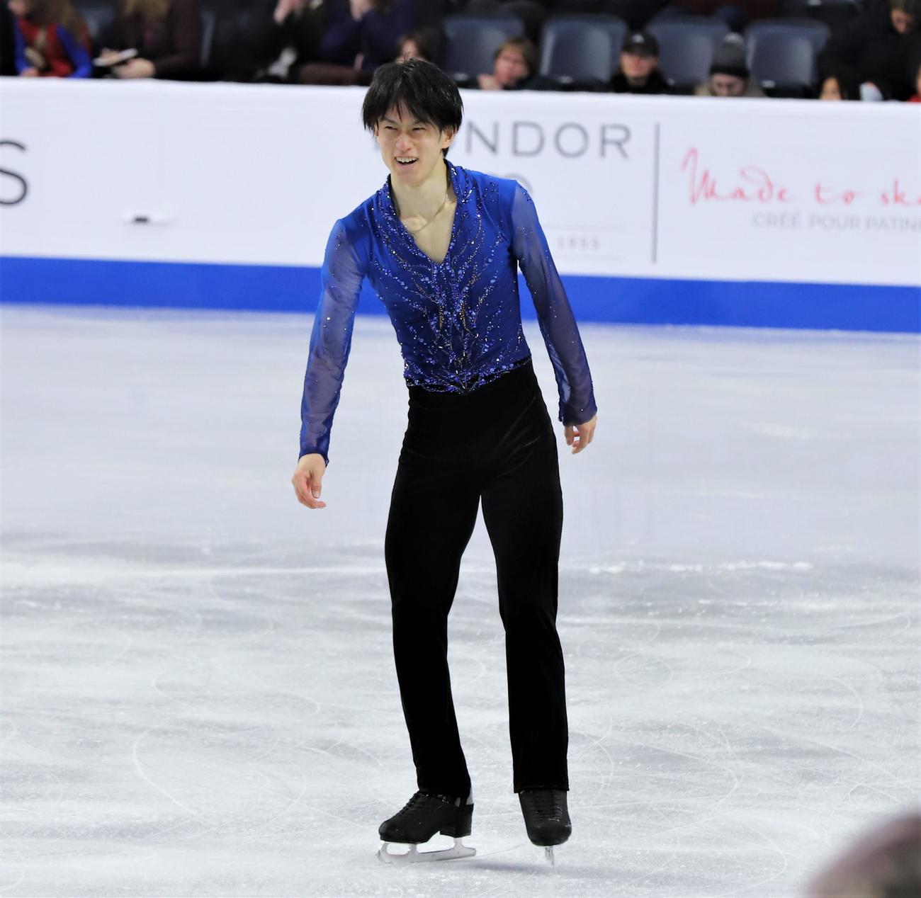 フィギュアスケートGPシリーズスケートカナダ　男子フリーの演技を終えた直後の山本草太（撮影・藤塚大輔）