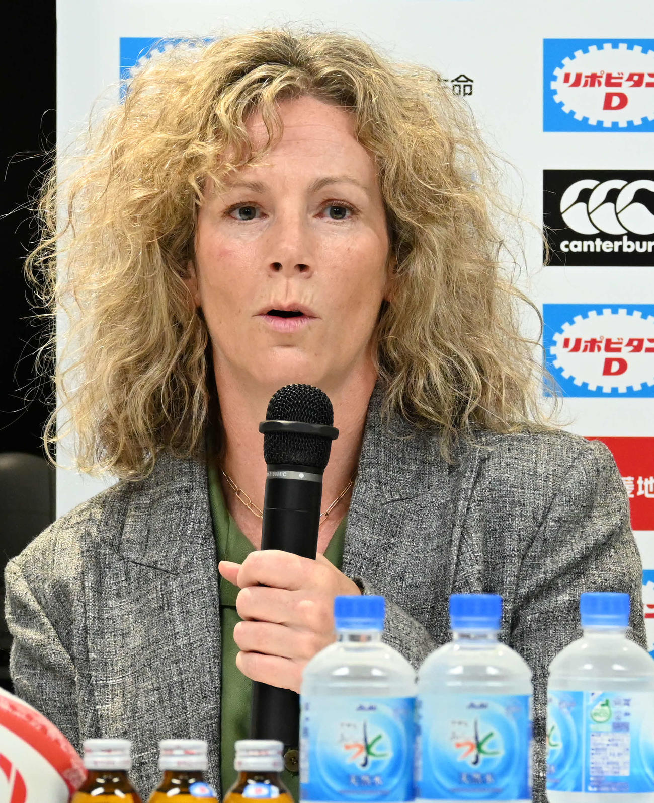 25年W杯イングランド大会に向けて意気込むレスリー・マッケンジー・ヘッドコーチ（撮影・飯岡大暉）