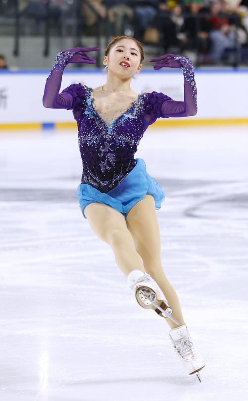 演技する住吉りをん（共同）