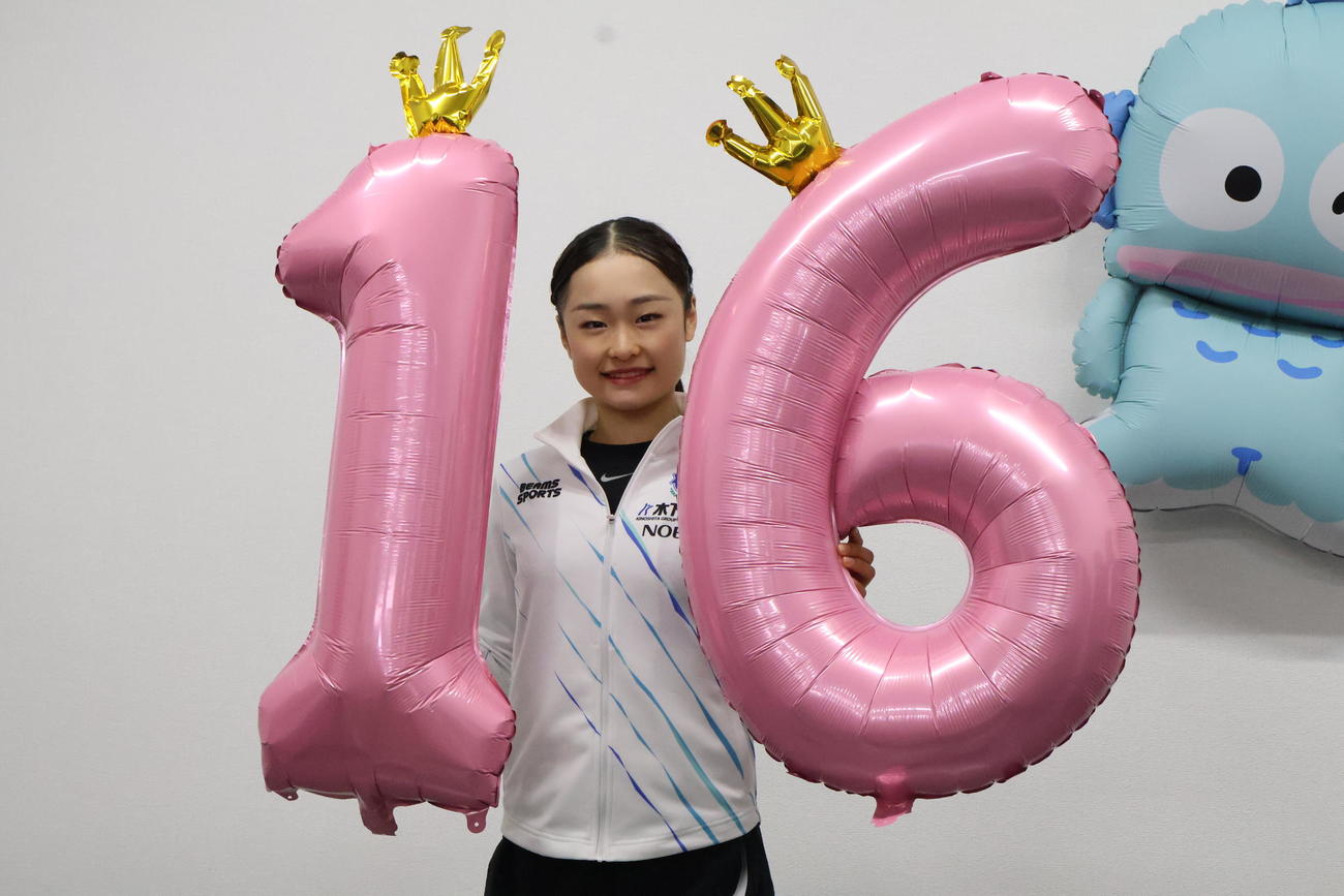 16歳の誕生日を迎えた島田麻央（撮影・竹本穂乃加）