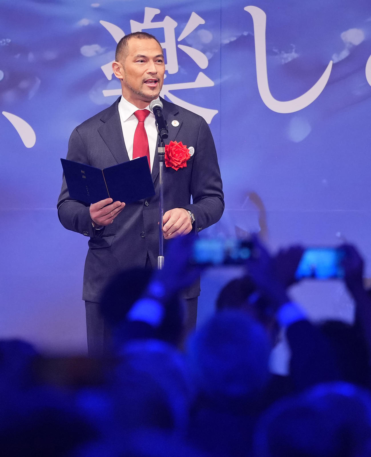 日本水泳連盟創立100周年祝賀会であいさつするスポーツ庁室伏長官（撮影・垰建太）