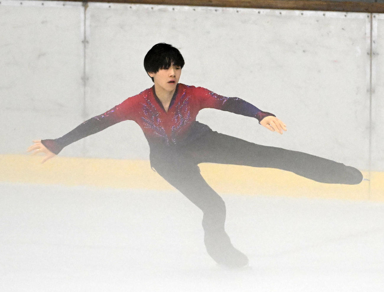西日本ジュニアフィギュアスケート選手権で演技を行う高橋星名（撮影・前岡正明）