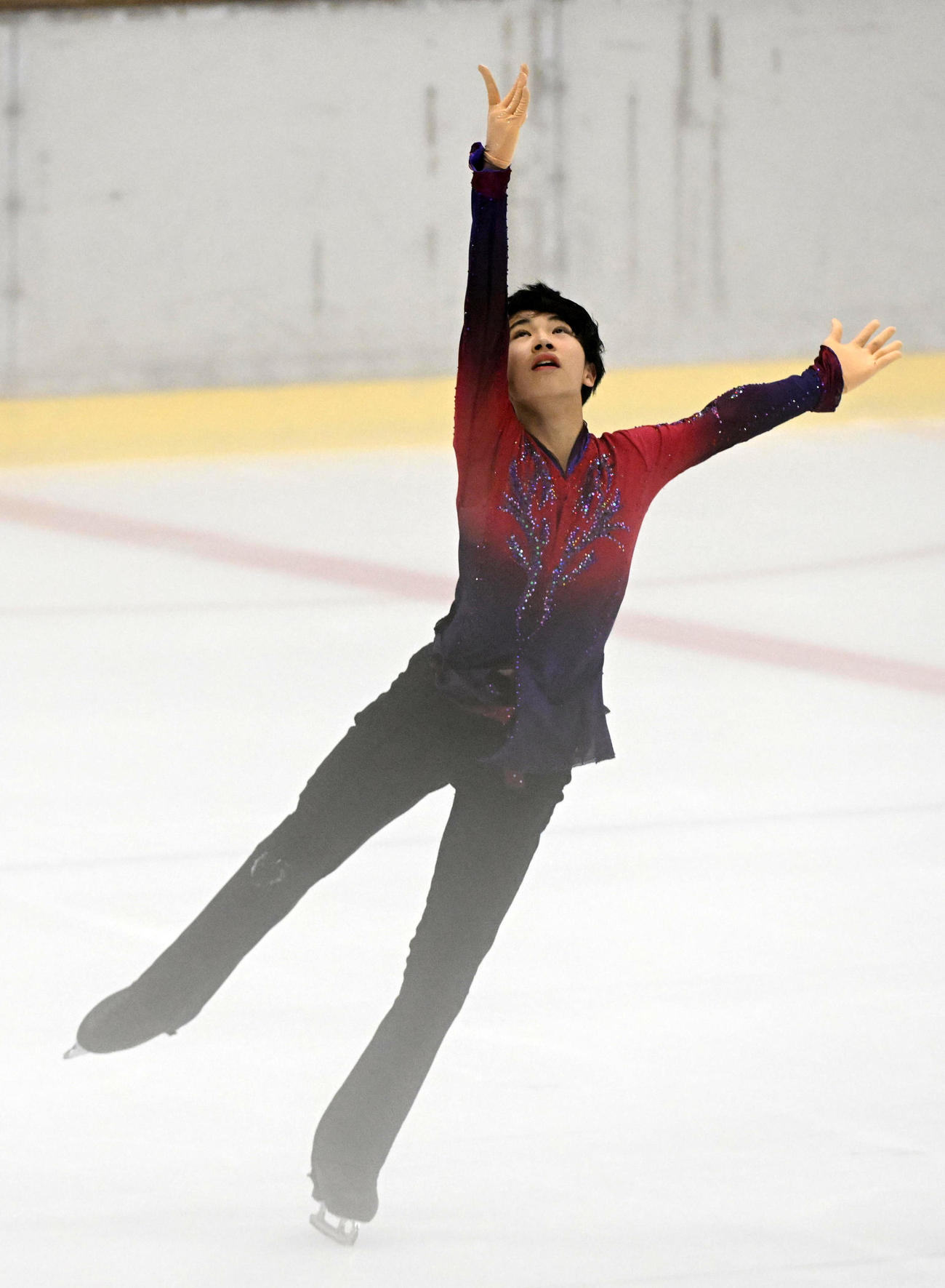 西日本ジュニアフィギュアスケート選手権で演技を行う高橋星名（撮影・前岡正明）