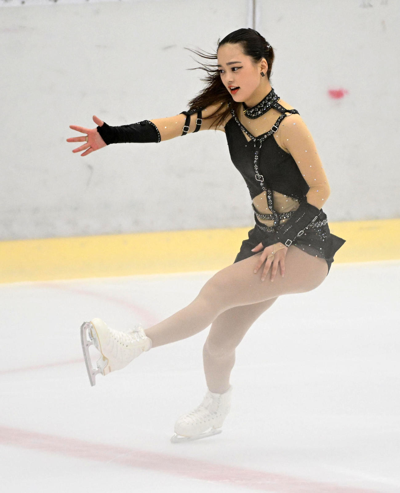 女子SPで演技を行う横井きな結（撮影・前岡正明）