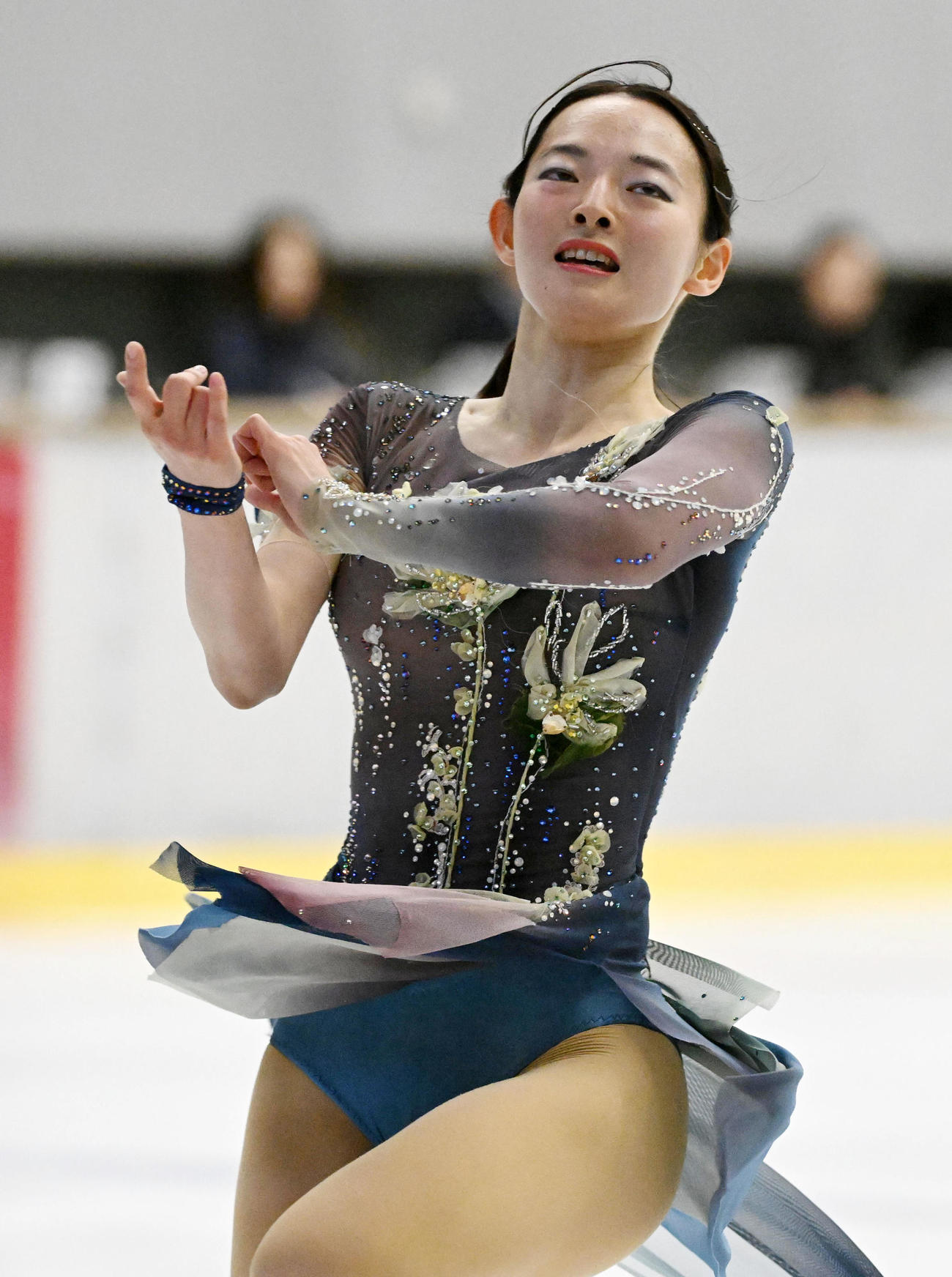 西日本フィギュアスケート選手権女子フリーで演技を行う大庭雅（撮影・前岡正明）