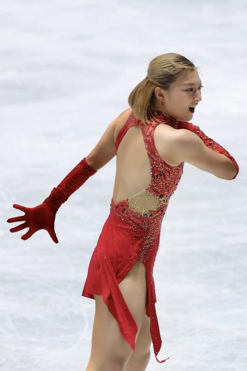 女子SP 華麗な演技を披露する坂本(撮影・河田真司)