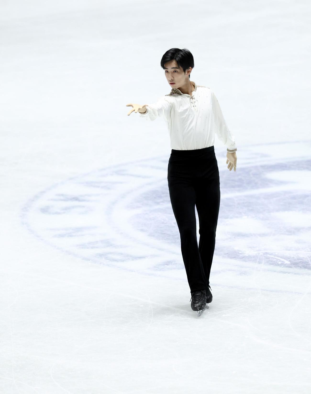 男子シングルショート　演技を披露する壷井（撮影・河田真司）